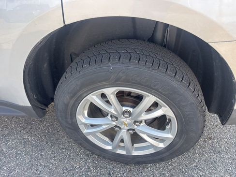Used 2017 Chevrolet Equinox LT w/ Convenience Package AWD/4WD image 10