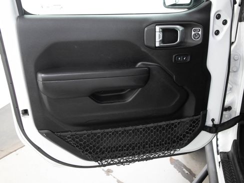 Used 2020 Jeep Wrangler Unlimited Sport AWD/4WD image 19