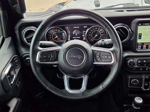 Used 2021 Jeep Wrangler Unlimited Sahara AWD/4WD image 23