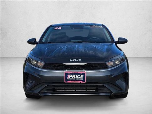Used 2022 Kia Forte LXS FWD image 2