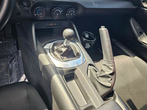 Used 2017 MAZDA MX-5 Miata Sport RWD image 26