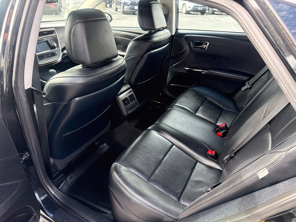 Used 2018 Toyota Avalon XLE Premium w/ Carpet Mat Package FWD image 16