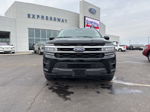 Used 2024 Ford Expedition XLT image 2