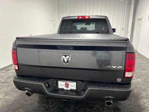 Used 2017 RAM 1500 Express AWD/4WD image 3