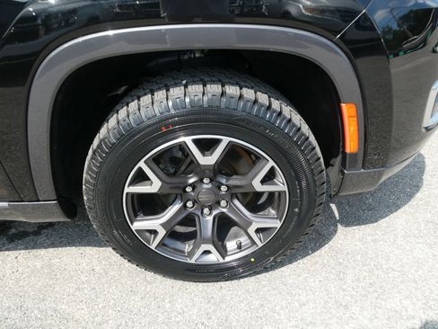 Used 2022 Jeep Wagoneer Series III w/ Premium Group I AWD/4WD image 37