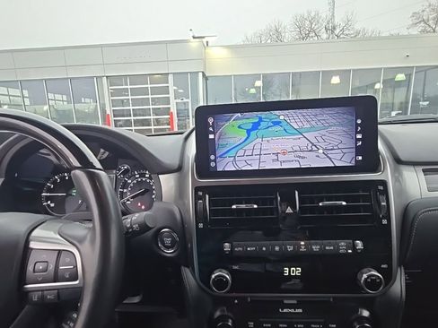 Used 2022 Lexus GX 460 Premium image 3