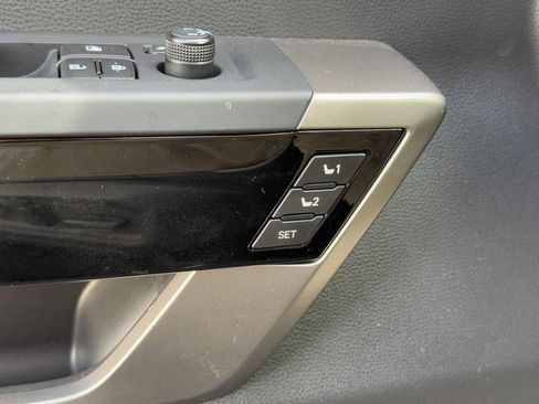 Used 2025 Toyota Sequoia 4WD image 16