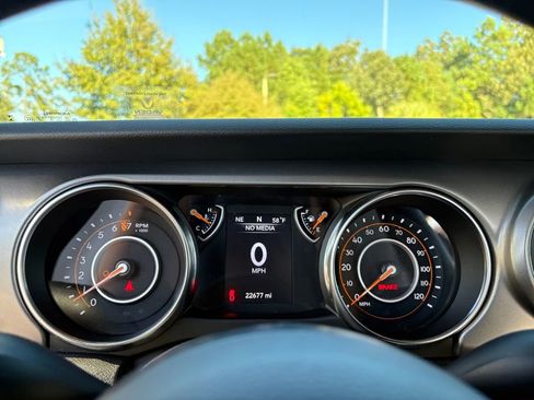 Used 2023 Jeep Gladiator Sport w/ Trailer Tow Package image 14