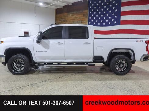 Used 2025 Chevrolet Silverado 2500 LT w/ Convenience Package AWD/4WD image 6