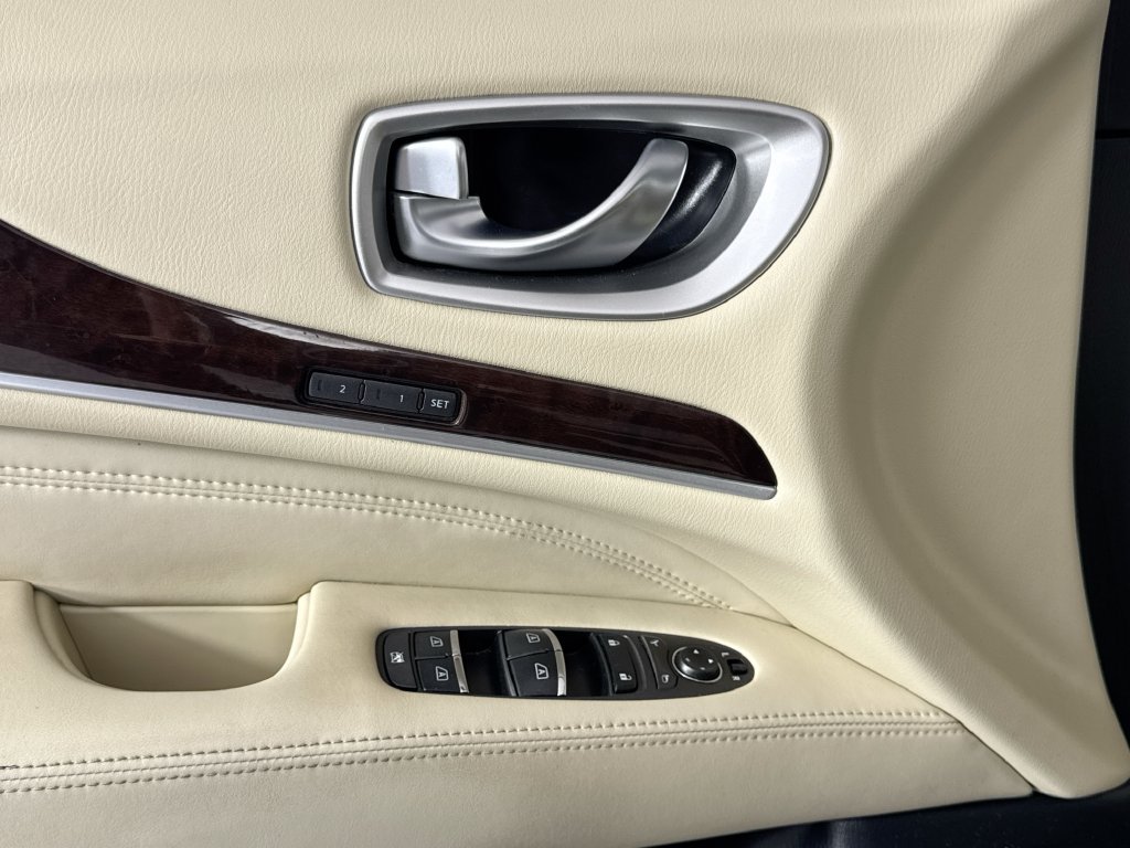 Used 2019 INFINITI QX60 Luxe w/ Sensory Package AWD/4WD image 18