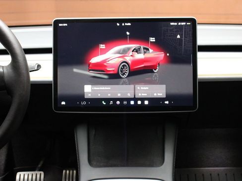 Used 2023 Tesla Model Y Performance image 24