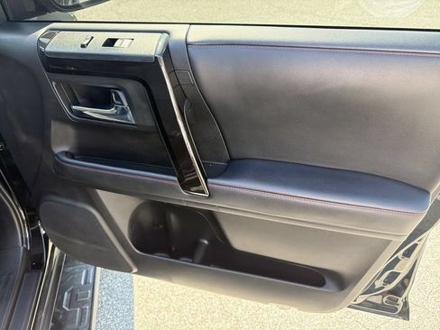 Used 2021 Toyota 4Runner Venture w/ Moonroof Package AWD/4WD image 14
