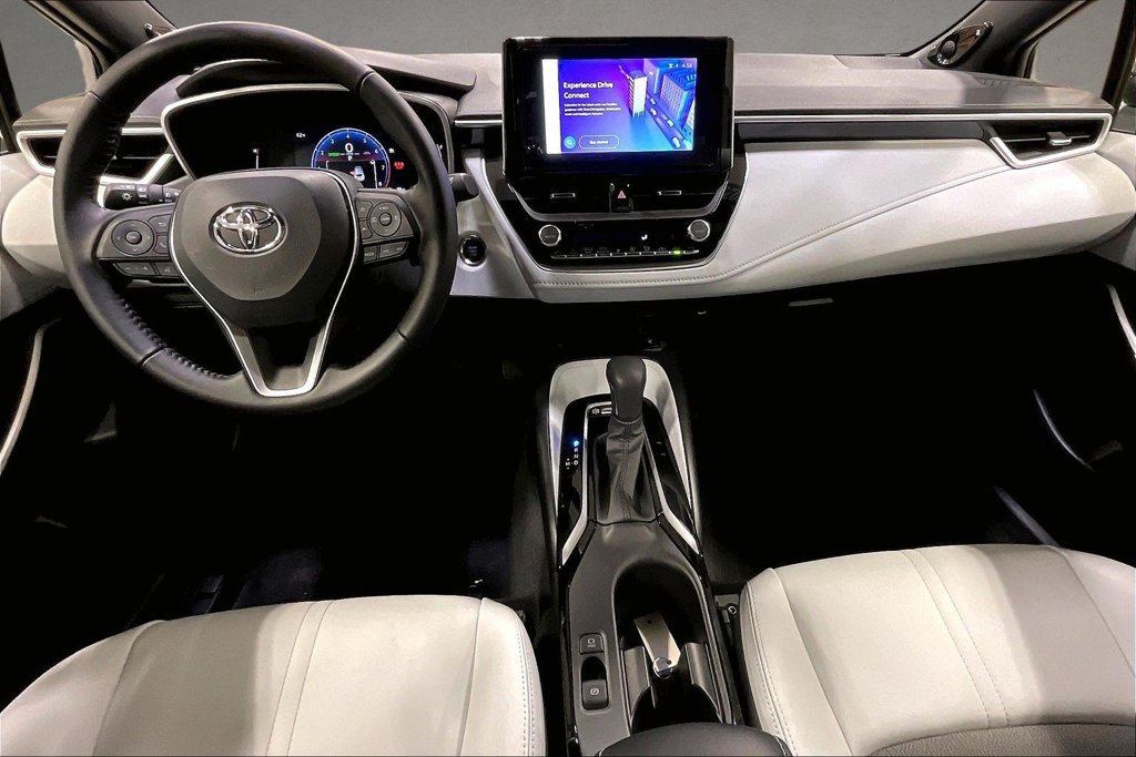 Used 2025 Toyota Corolla XSE FWD image 8