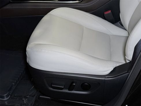 Used 2023 MAZDA CX-30 AWD 2.5 S w/ Premium Package image 18