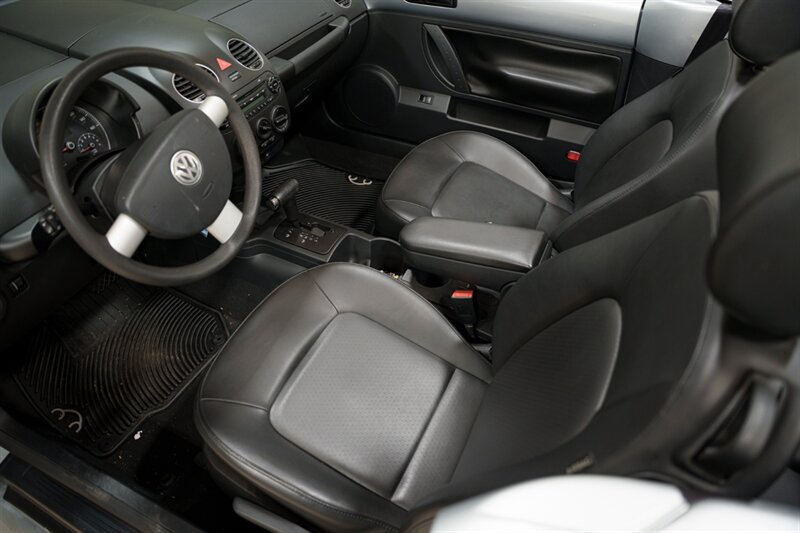 Used 2007 Volkswagen Beetle Convertible FWD image 8