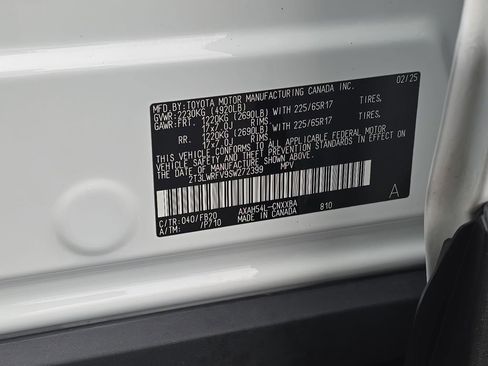 Used 2025 Toyota RAV4 LE image 38