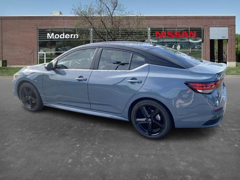 New 2025 Nissan Sentra SR image 2