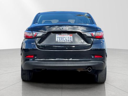 Used 2017 Toyota Yaris iA image 5