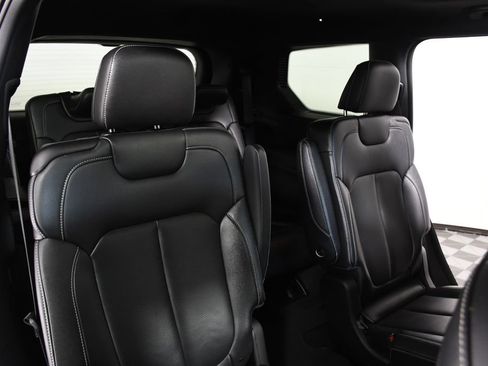 Used 2024 Jeep Grand Cherokee L Limited w/ Luxury Tech Group II AWD/4WD image 23