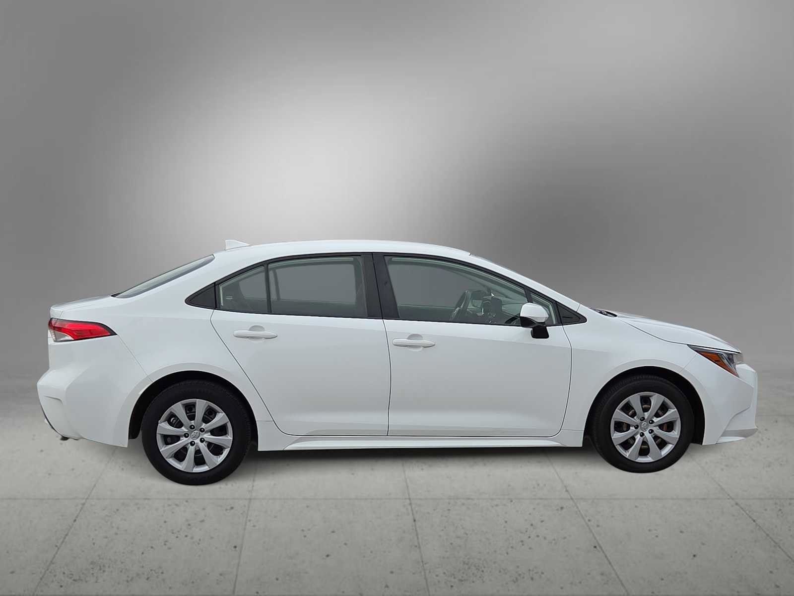 Certified 2022 Toyota Corolla LE FWD image 9