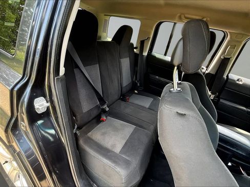 Used 2014 Jeep Patriot Sport w/ Power Value Group AWD/4WD image 22