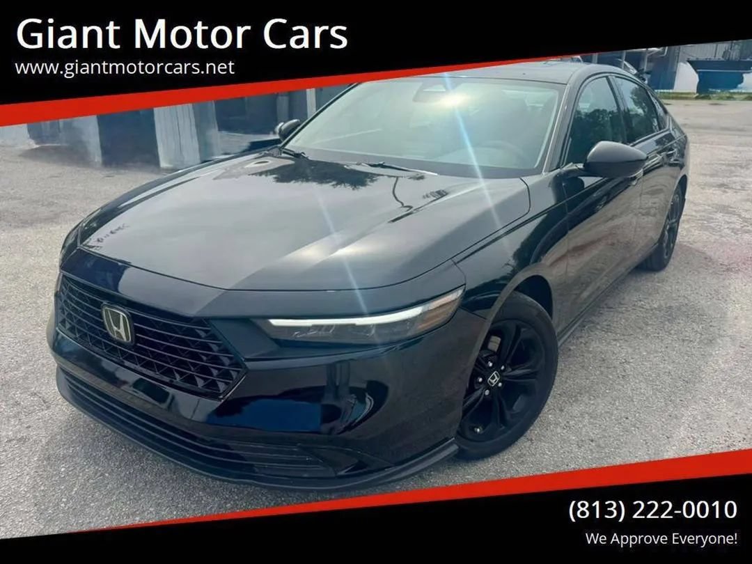 Used 2025 Honda Accord SE image 1