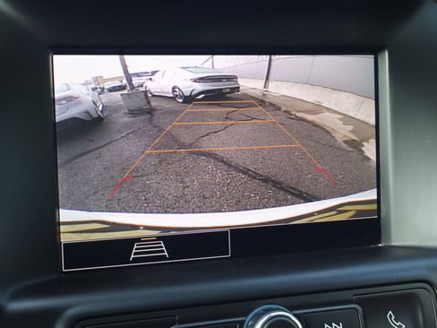 Used 2024 GMC Terrain SLE image 12