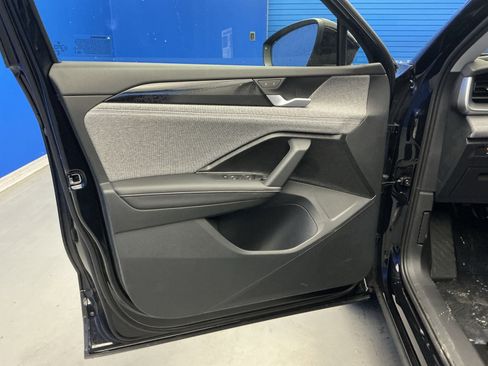 New 2026 Volkswagen Tiguan S image 9