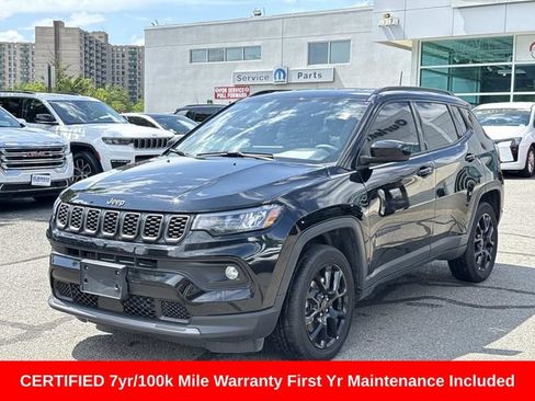 Used 2025 Jeep Compass Latitude w/ Altitude Special Edition AWD/4WD image 6