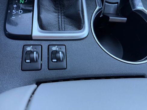 Used 2019 Toyota Highlander XLE image 13