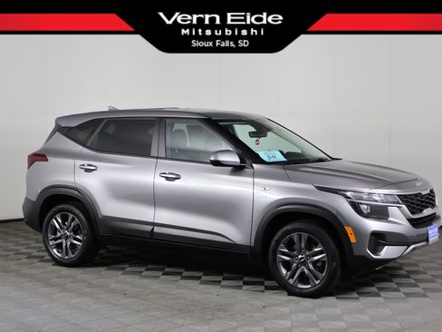 Used 2022 Kia Seltos LX image 1