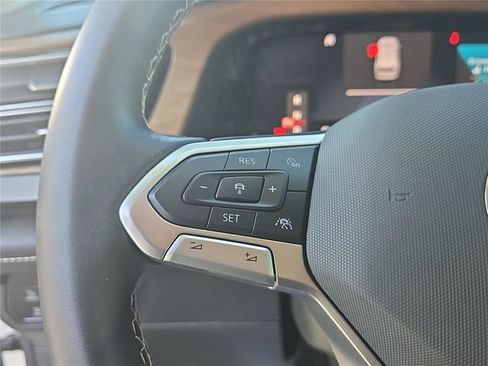Used 2024 Volkswagen Atlas SE w/ Black Wheel Package FWD image 23
