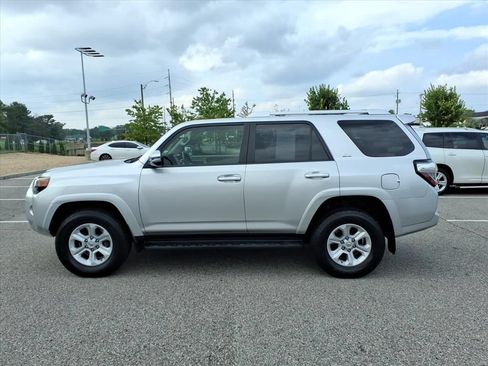 Used 2016 Toyota 4Runner SR5 Premium AWD/4WD image 8