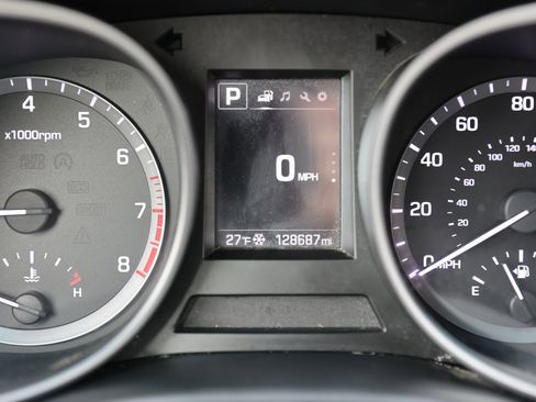 Used 2018 Hyundai Santa Fe Sport w/ 2.4L Value Package 02 image 43