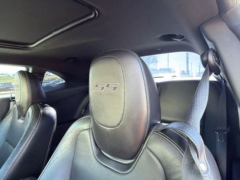 Used 2010 Chevrolet Camaro SS w/ LPO, Ground Effects Package image 11