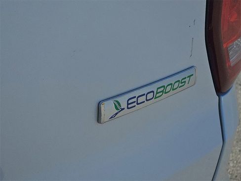 Used 2018 Ford Explorer XLT w/ Equipment Group 201A image 12