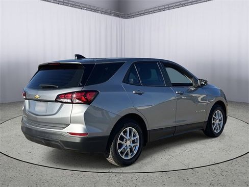 Used 2024 Chevrolet Equinox LS image 9