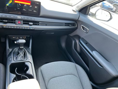 New 2025 Kia K4 LXS image 10