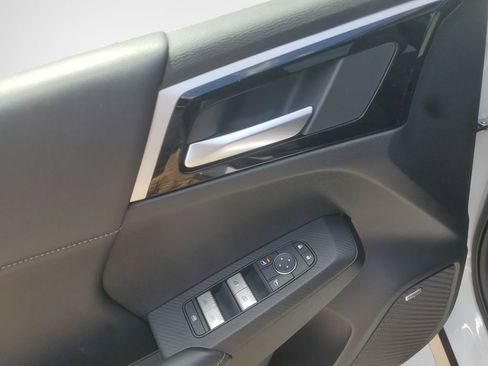 New 2026 Mitsubishi Outlander LE AWD/4WD image 14