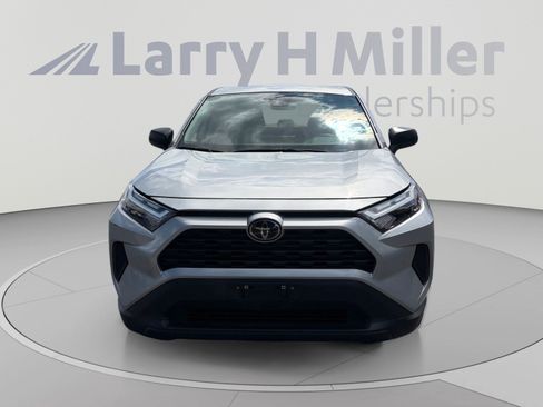 Used 2025 Toyota RAV4 LE AWD/4WD image 8