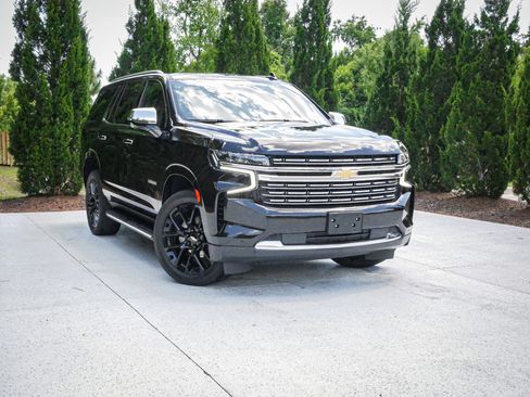 Used 2023 Chevrolet Tahoe Premier AWD/4WD image 2