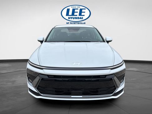 New 2026 Hyundai Sonata SE FWD image 2