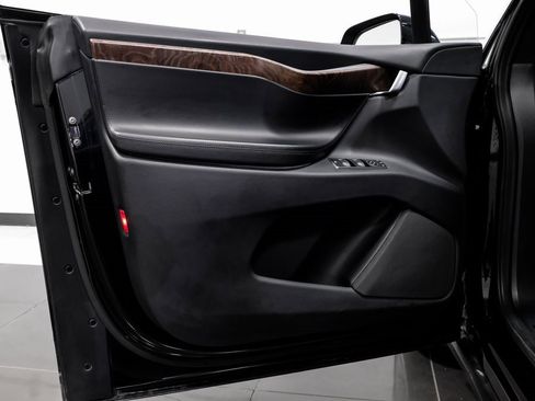 Used 2018 Tesla Model X P100D image 41