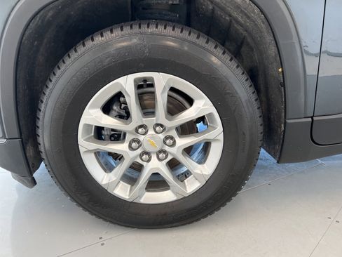 Used 2021 Chevrolet Traverse LT image 50