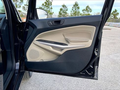 Used 2021 Ford EcoSport S image 21