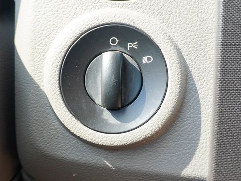 Used 2011 Ford E-350 and Econoline 350 XLT image 30