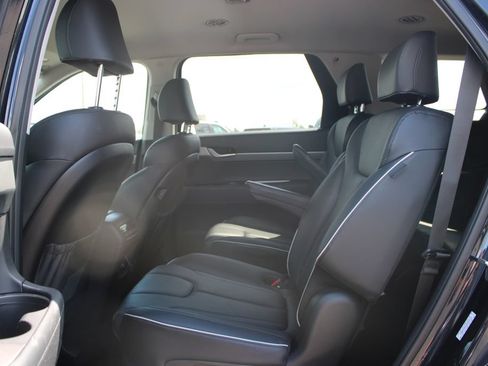 Used 2025 Hyundai Palisade SEL FWD image 19