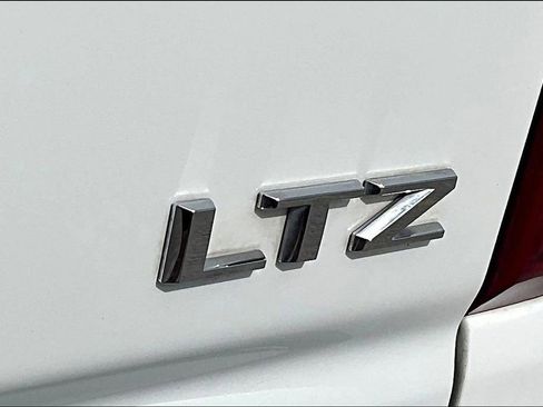 Used 2025 Chevrolet Silverado 1500 LTZ AWD/4WD image 26