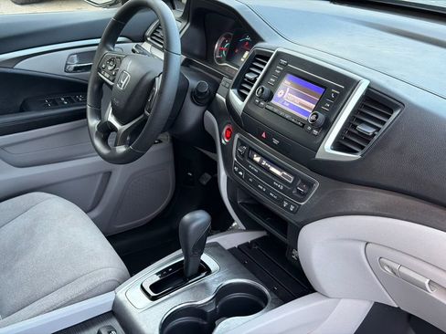 Used 2019 Honda Pilot LX image 9