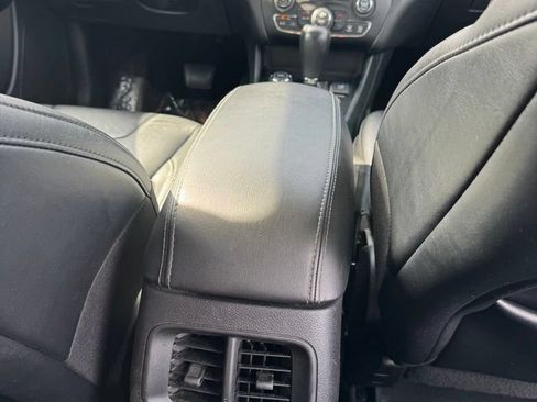 Used 2023 Jeep Cherokee Altitude Lux AWD/4WD image 28